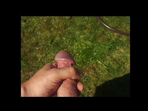 ❤️ Hottie beroa bere pussy arrosa izorratu egiten du eta udako lorategi batean squirt batekin esperma egiten du ❤️ Pornografia %eu.befuck-net.ruan ❌❤